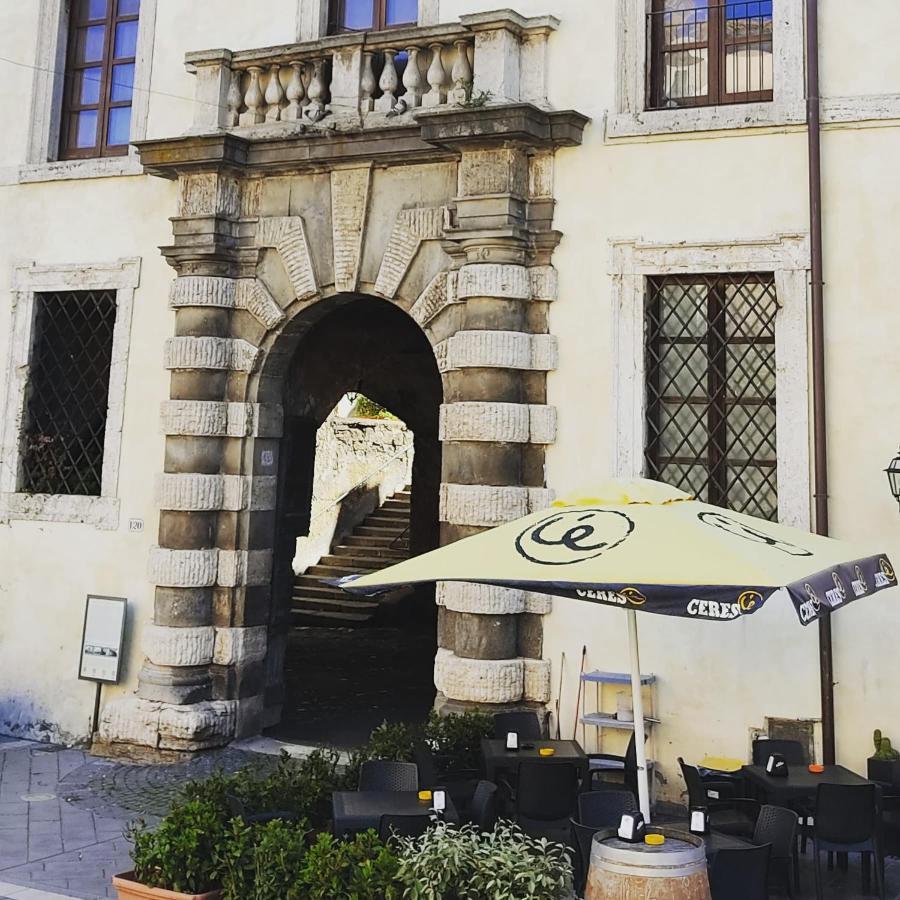 Ferienwohnung La Chascona Di Farnese Casa Di Tufo Nel Borgo Exterior foto