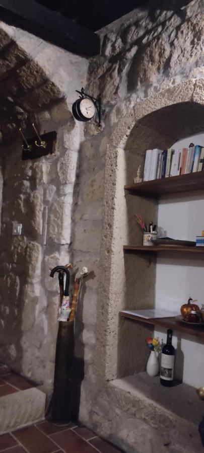 Ferienwohnung La Chascona Di Farnese Casa Di Tufo Nel Borgo Exterior foto