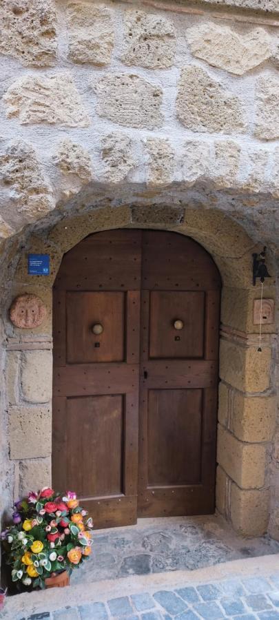 Ferienwohnung La Chascona Di Farnese Casa Di Tufo Nel Borgo Exterior foto