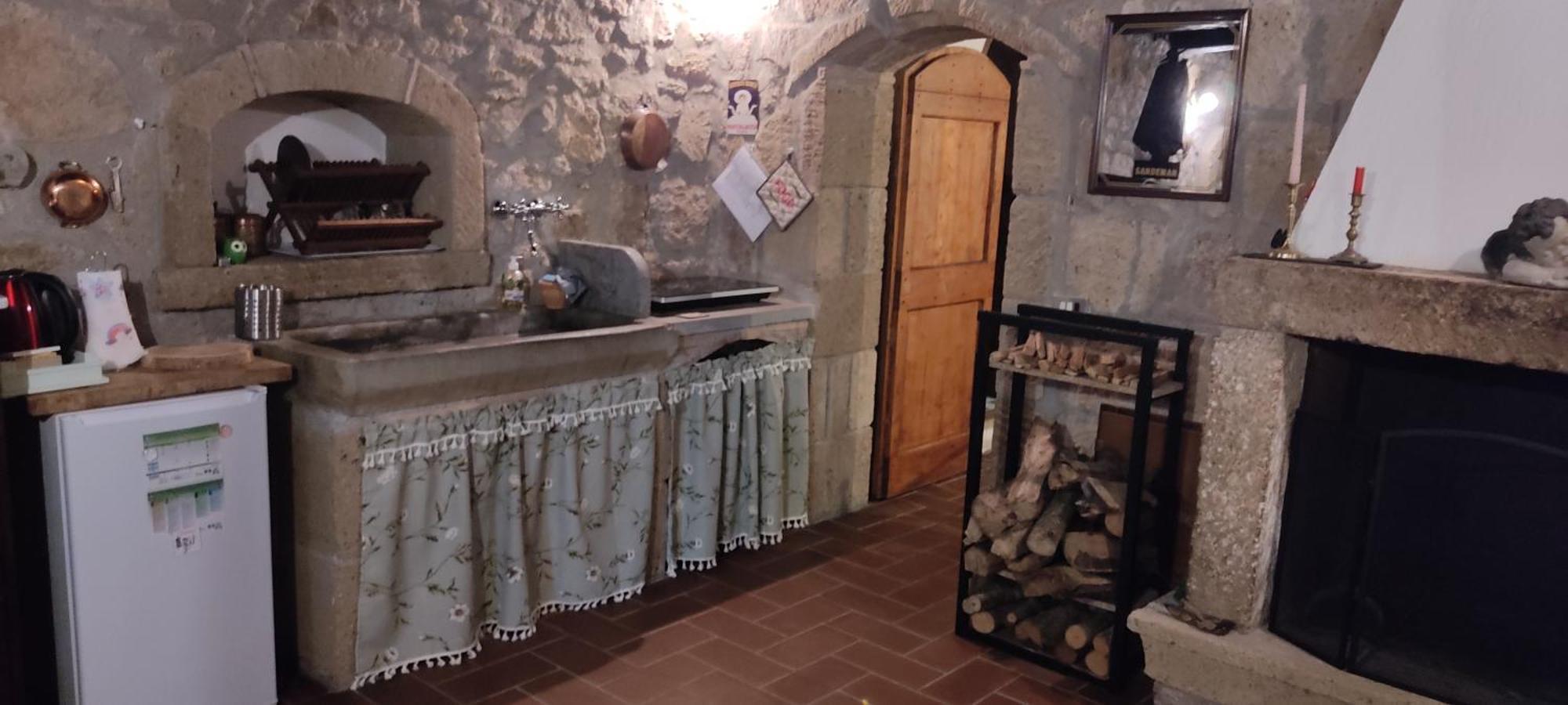 Ferienwohnung La Chascona Di Farnese Casa Di Tufo Nel Borgo Exterior foto
